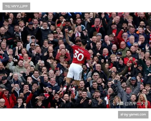 拉蒙斯稳健掌控全场助曼联取胜荣膺比赛最佳球员